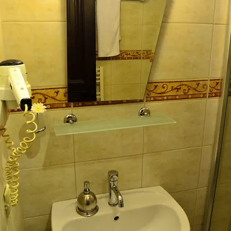 Alp Hotell